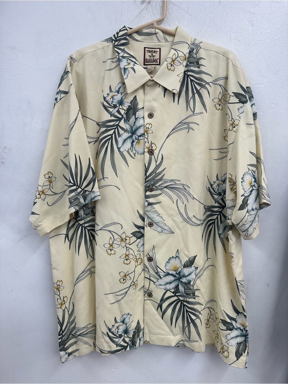 Tommy Bahama Men's Cream Tropical Floral Camp Shirt size xl 100 % silk